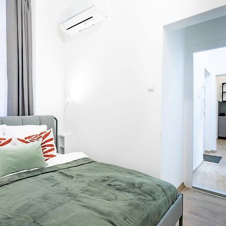 Central - New - Comfy Ac Studio Budapest Luaran gambar