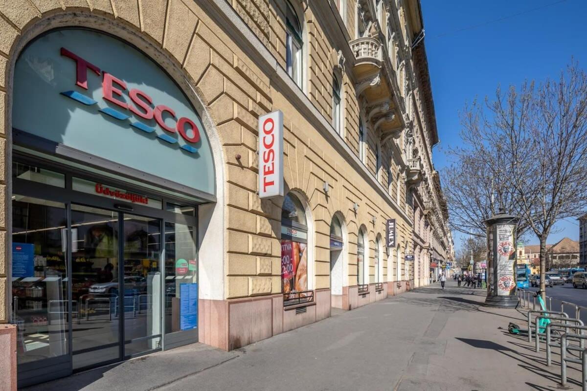 Central - New - Comfy Ac Studio Budapest Luaran gambar