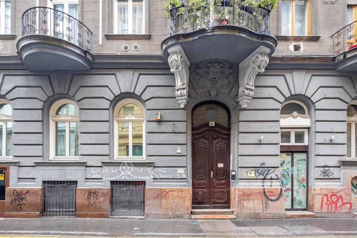 Central - New - Comfy Ac Studio Budapest Luaran gambar
