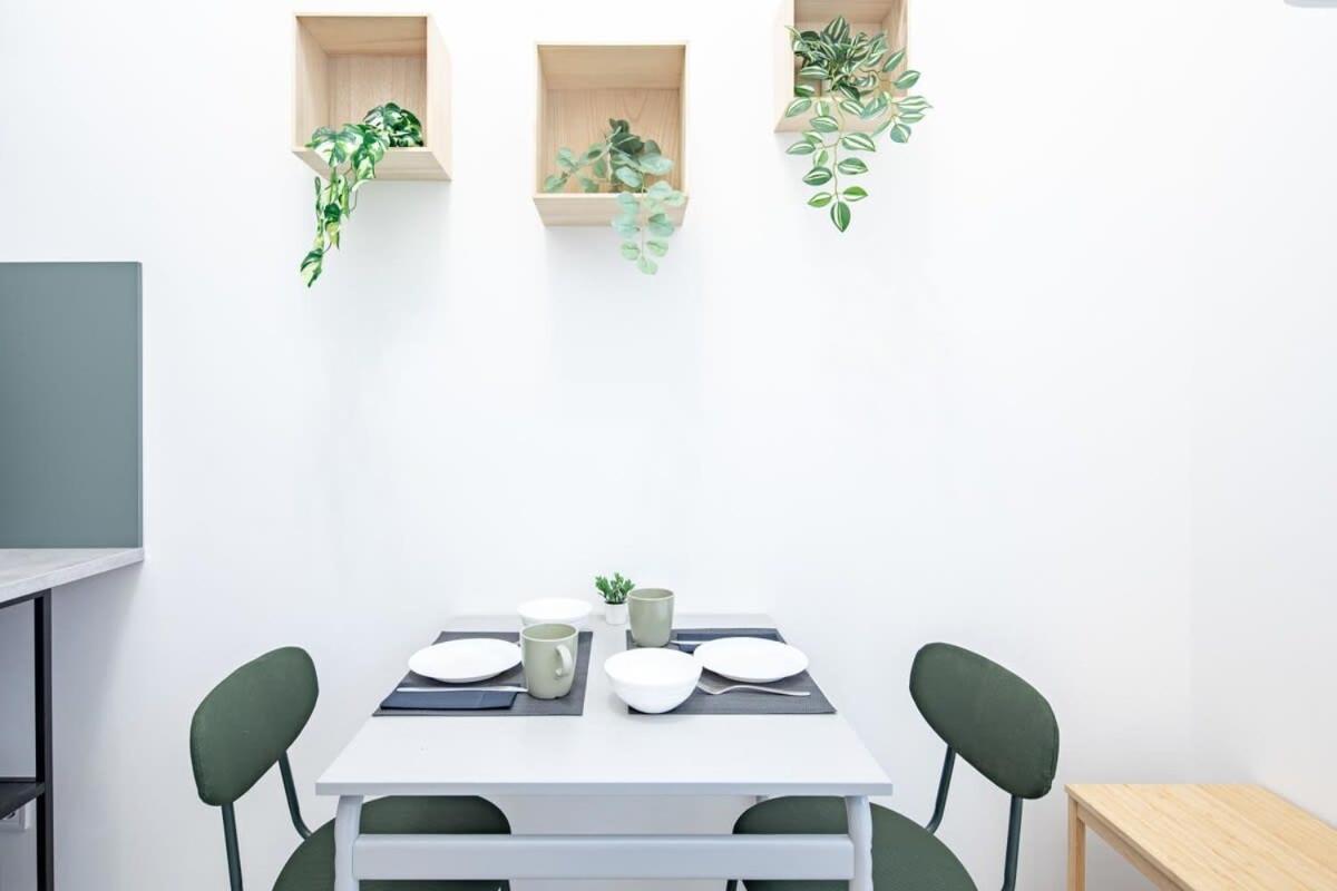Central - New - Comfy Ac Studio Budapest Luaran gambar